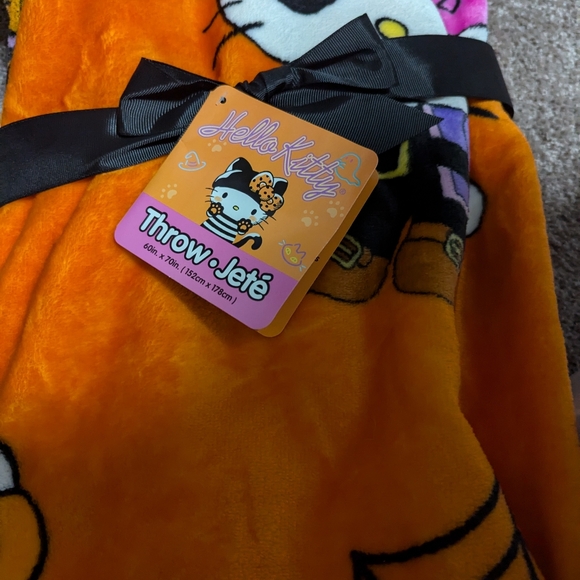 Hello kitty Halloween pirate blanket - Picture 7 of 7